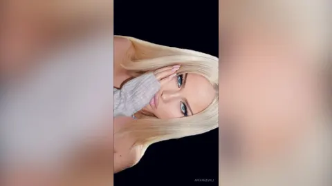 ArianaDaili — kiss