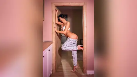 ZenoviaNoir — Tight Jeans Temptation