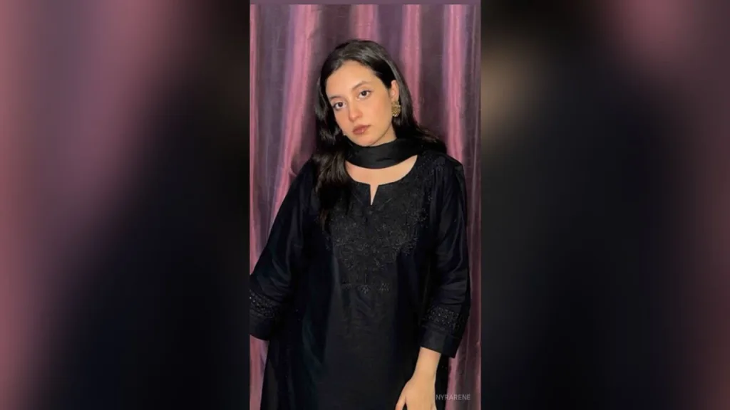 NyraRene — live cam