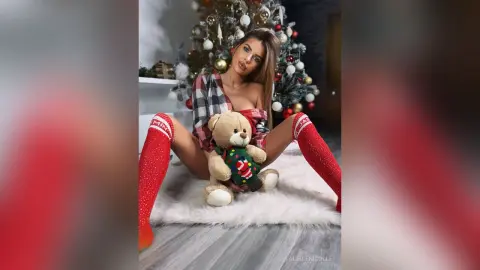 ValerieNicolle — Christmas Goodies