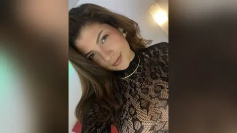 LuciaAmore — :v