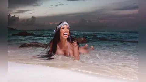 EstefaniaBrown — Pretend it's still summer.