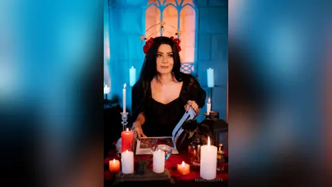 MonicaBedoya — 𝖑𝖔𝖔𝖐𝖎𝖓𝖌 ☠️𝖋𝖔𝖗 𝖆 𝖘𝖕𝖊𝖑𝖑