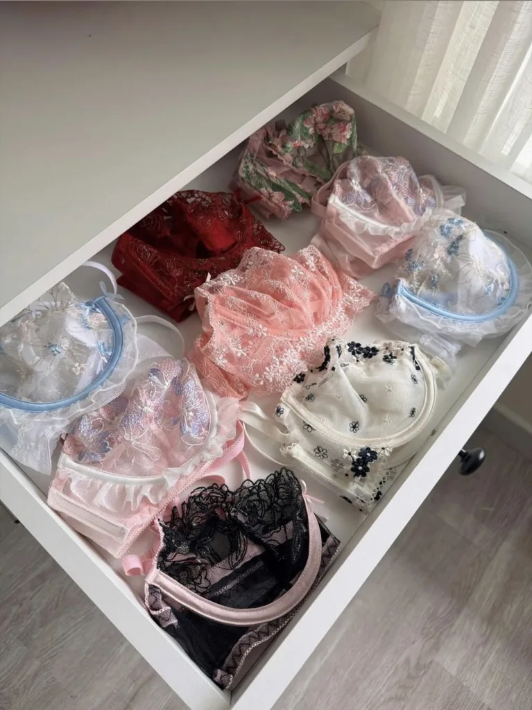 LuccyMoonlight — Streamate Photos