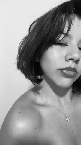 SkyValentiinee — Streamate Photos