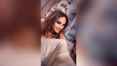 FelishaRose — Holiday kisses