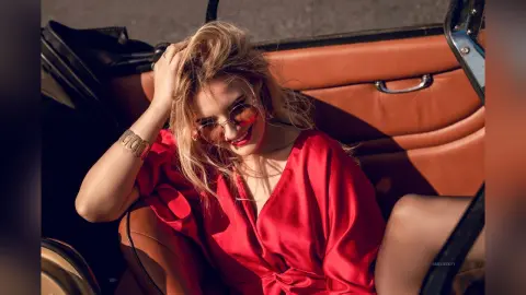 AmelieSkylar — Red Hot Chilli