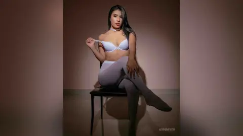 AnnMyer — A girl in pantyhose🤍😏