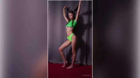 RoxyDeViss — 😋😋