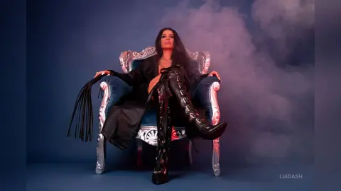 LiaDash — Throne