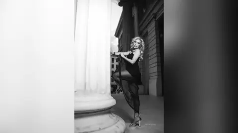 AnisaAlbani — Queen