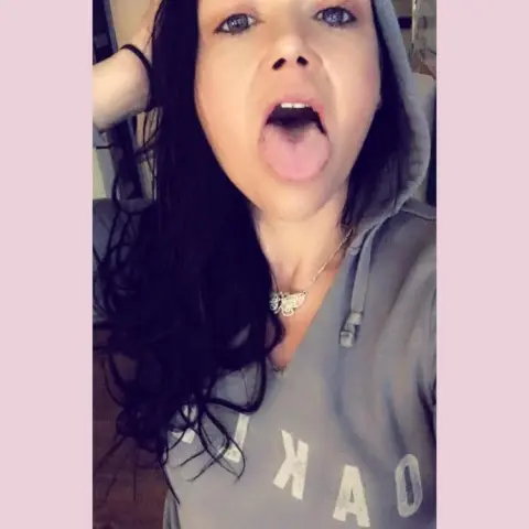 SharenPeters — Streamate Photos