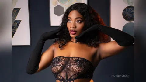 NahomyGreen — My black lingerie