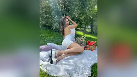 AngelicaGrande — Picnic vibes