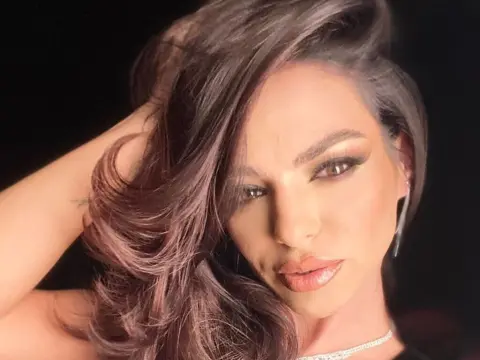Lizzie cam model