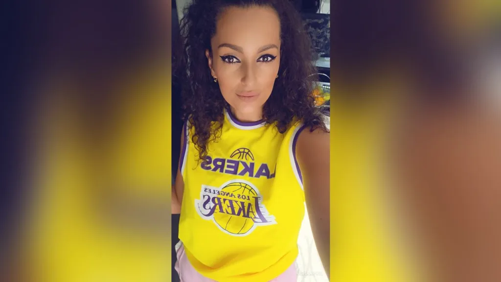 AishaApril — Simply me