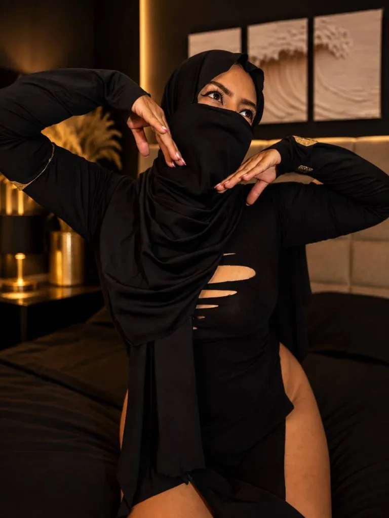 Qamar_Khalifa — Streamate Photos