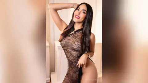NinnaCrawford — A Bombshell