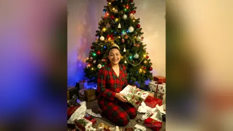 CattleyaBron — I'm your Christmas present🎁