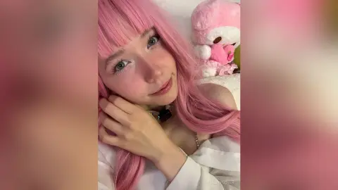 PollyPower — Soft Gaze 🌸✨