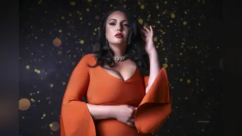 JudithCombs — Elegant Judith
