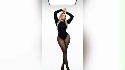 MeryGlass — Pantyhose Queen