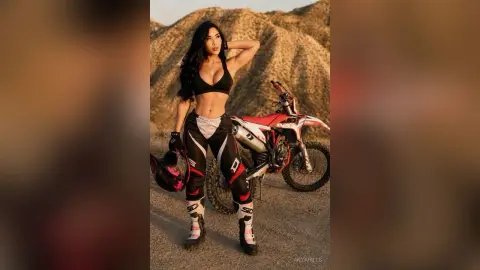 AnyaHills — Biker Girl 🏍😉🔥