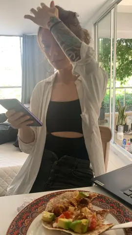 VicktoriaLou — Streamate Photos