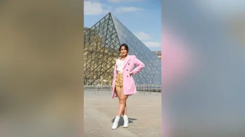 Carla — Louvre 🌟