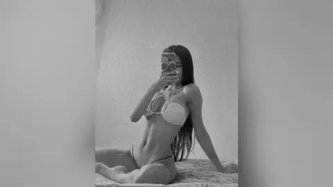 CelineMoretti — Belly