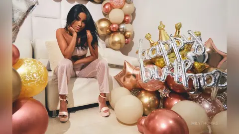 MilyThomas — 🎁🎉🥳🎀