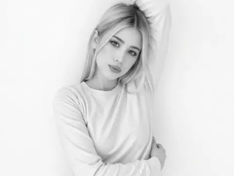 ZaraVelvettt cam model