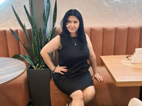 LuisaMiller cam model