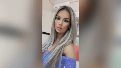 JuliaAzzuro — Selfie