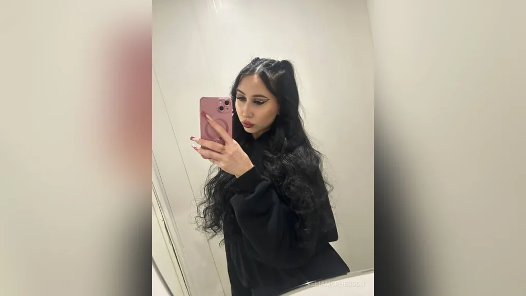 VeliaMcpherson — live cam