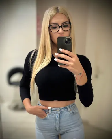 EvellynGolld — Streamate Photos