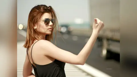 Mia — On the road