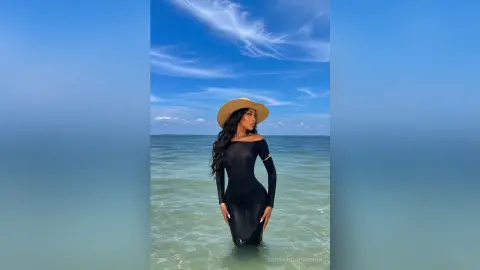 LorraineJhonsson — Let's enjoy the summer 