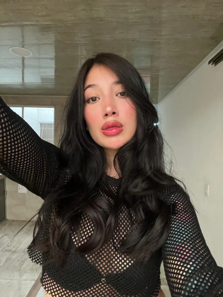 AbrilLuar — Streamate Photos