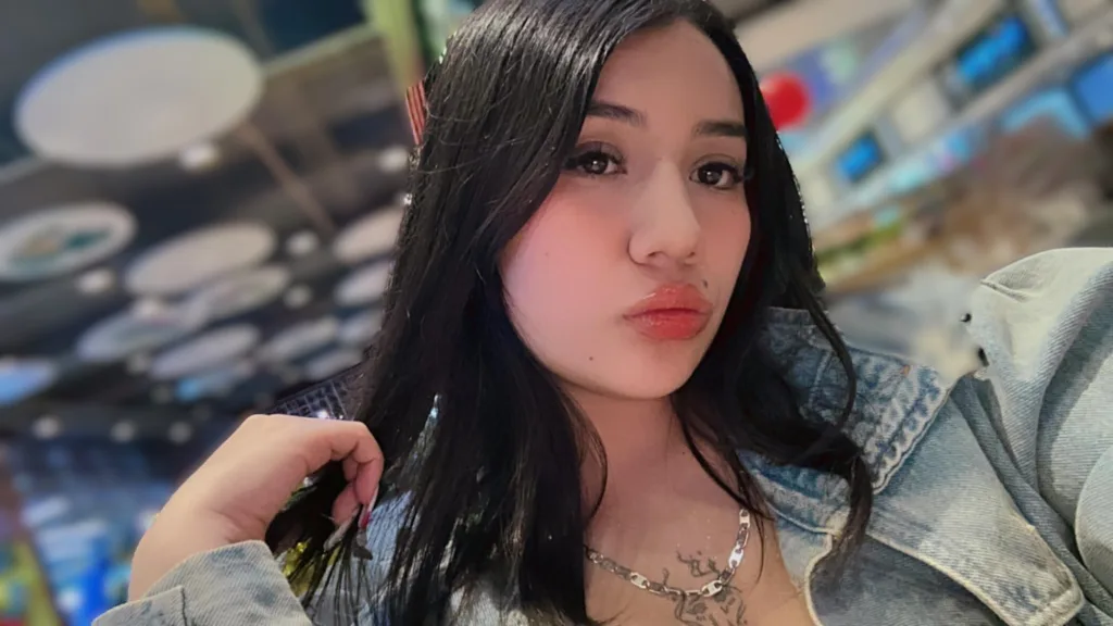Ehmhily — Streamate Photos