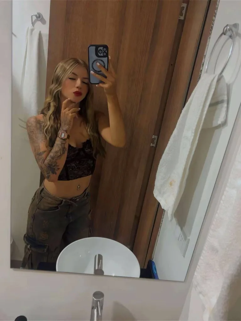 Emmaa_Queen — Streamate Photos