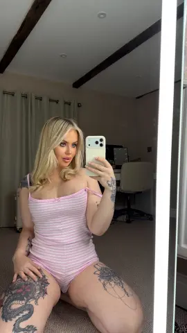 IzzieFoxx — Streamate Photos