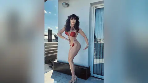 LisaBonna — #FitGirl Strong &amp; Sexy Posing
