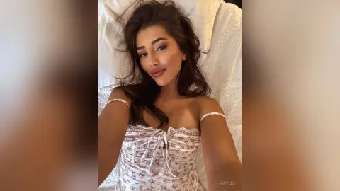 Kaylee — Selfie