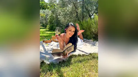 JessyHanson — "Dolce far niente" :*