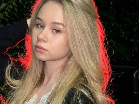 FernandaUziel cam model