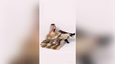 NickiBloom — Fur coat ✨