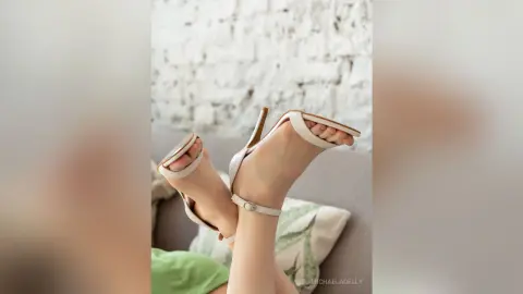 MichaelaDelly — spring lady