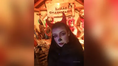 LunaMagistra — Pre-Halloween At Austria