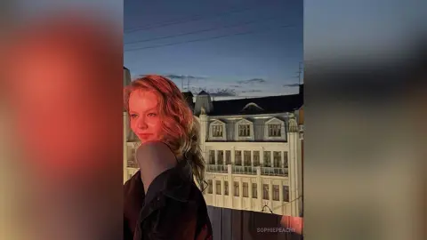 SophiePeachy — rock and roll 